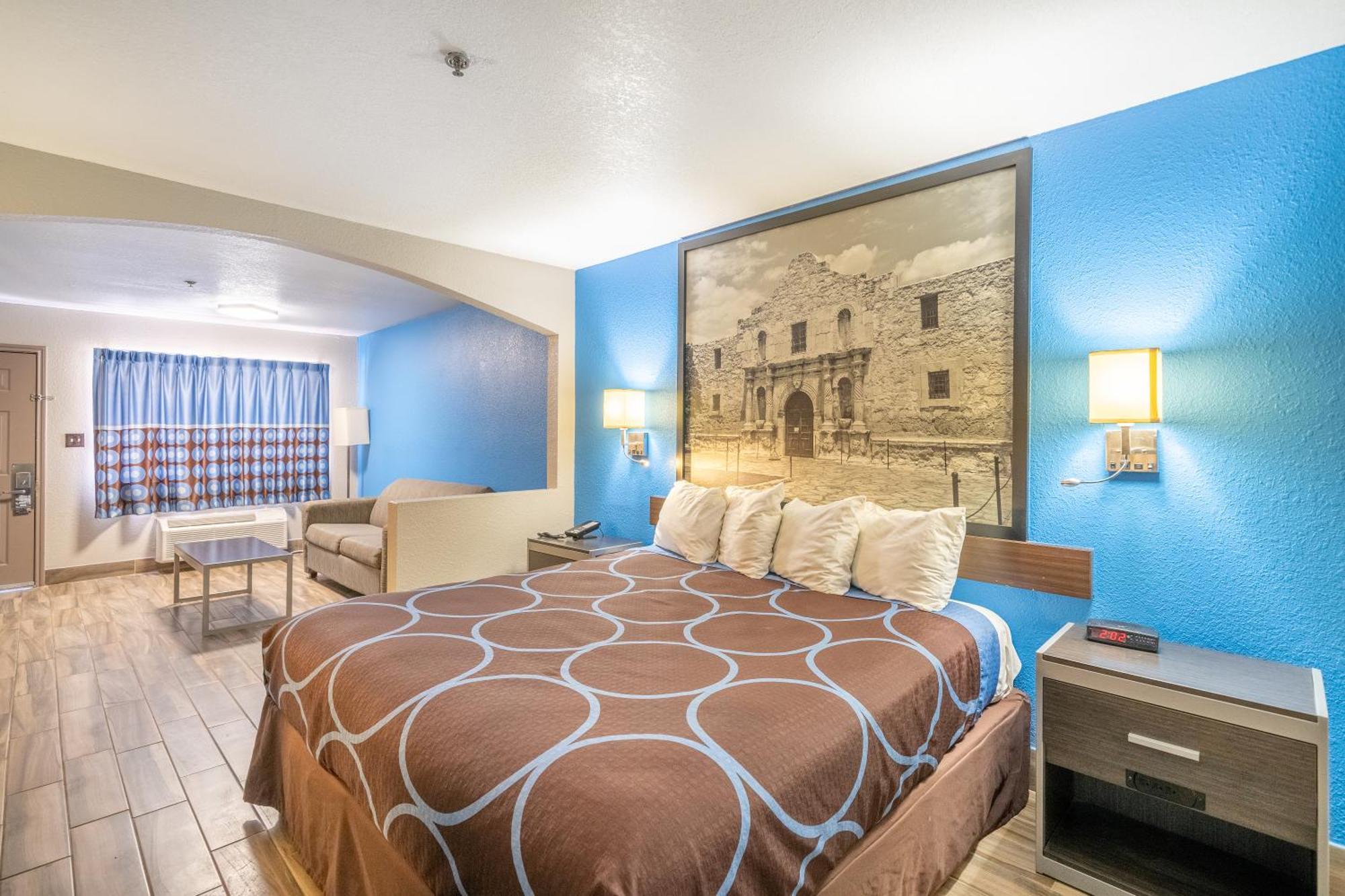 Super 8 By Wyndham San Antonio/Riverwalk Area Екстер'єр фото